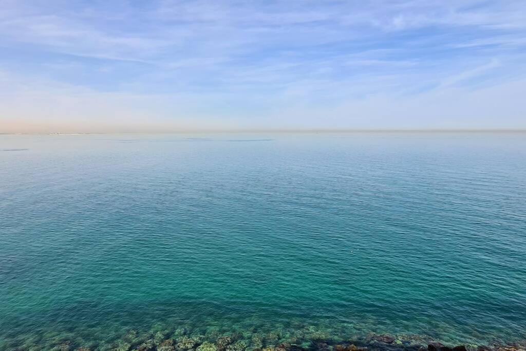A Perfect Escape - Sea Facing Apartment Ras al-Khaimah Ngoại thất bức ảnh