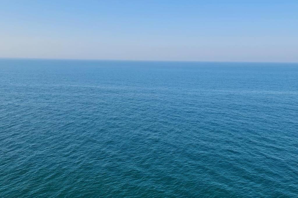A Perfect Escape - Sea Facing Apartment Ras al-Khaimah Ngoại thất bức ảnh
